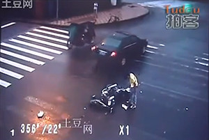 Motorbike ninja backflips to safety